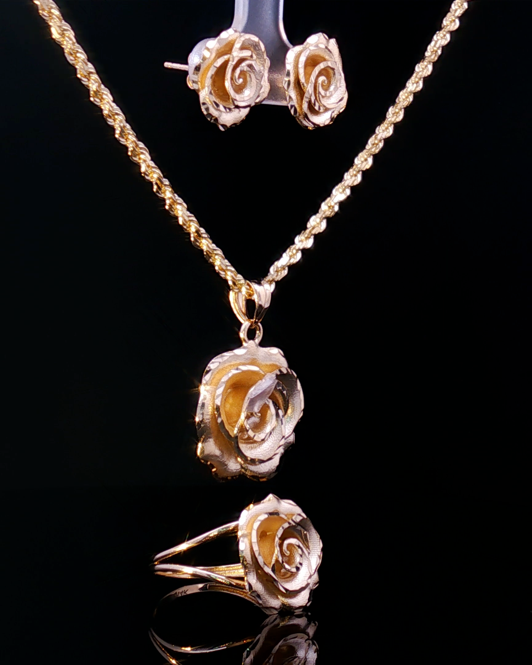Elegant 14K Yellow Gold Rose Set