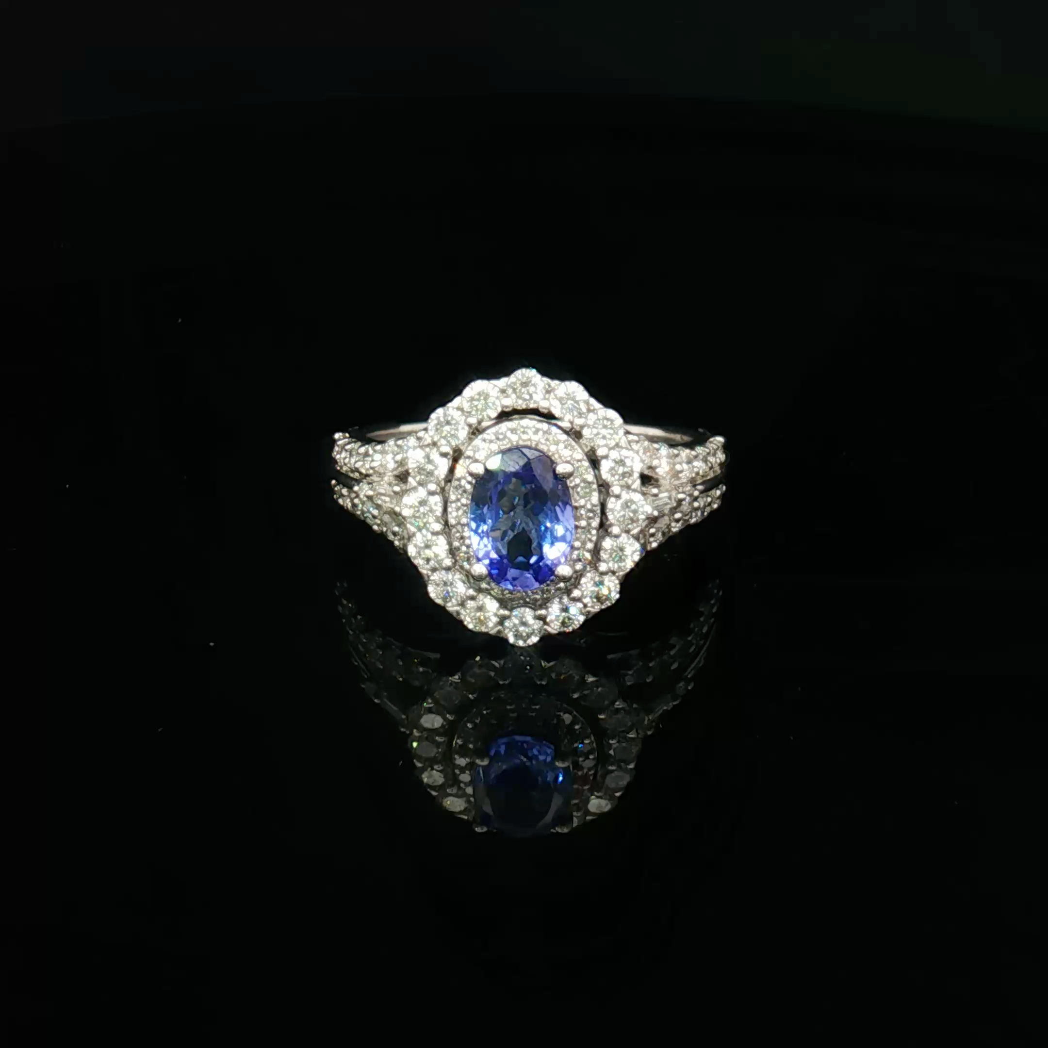 14k White Gold Ring with Oval Tanzanite and VS Natrual Diamonds