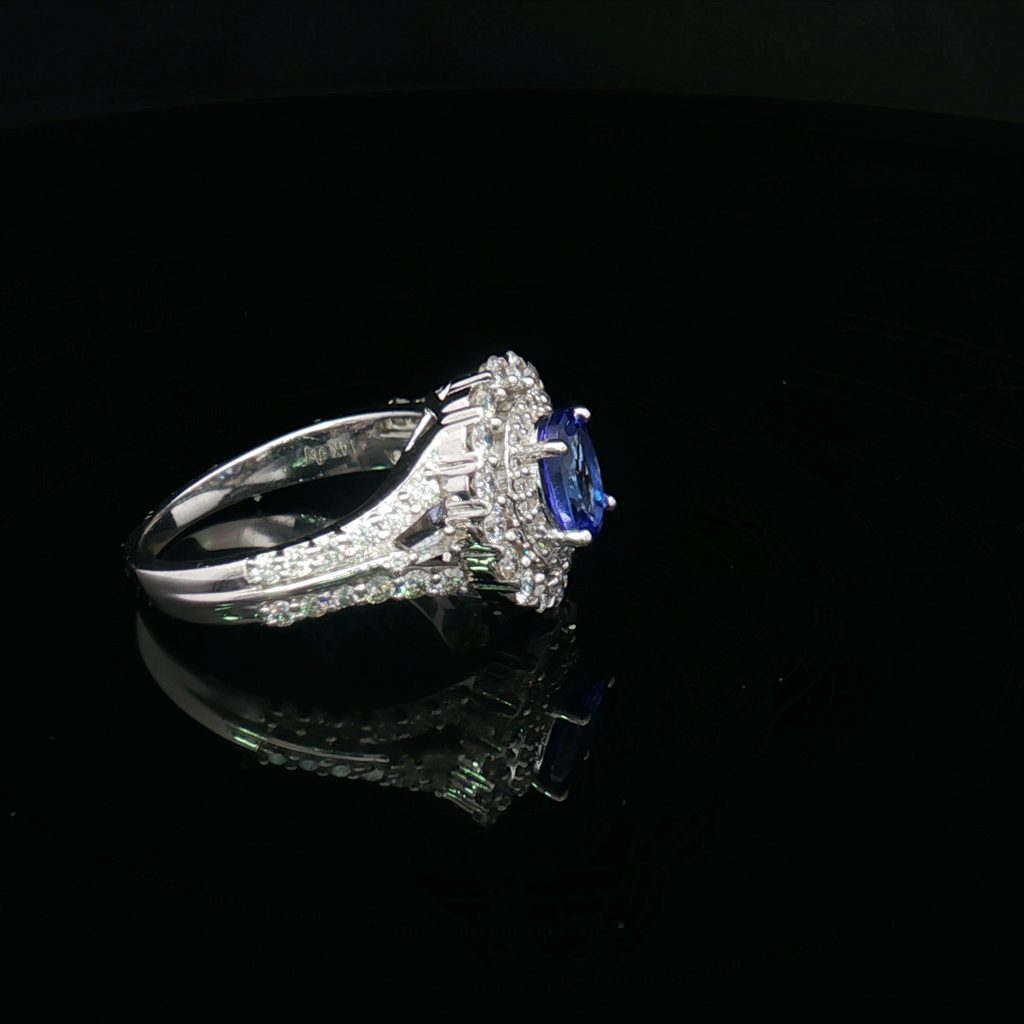 14k White Gold Ring with Oval Tanzanite and VS Natrual Diamonds