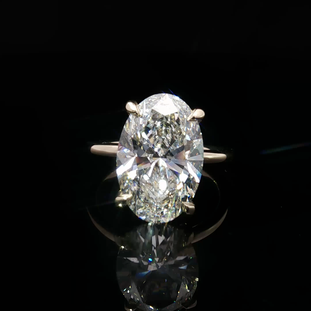 6.5 Ctw Oval Cut Diamond Solitaire Ring in Yellow Gold