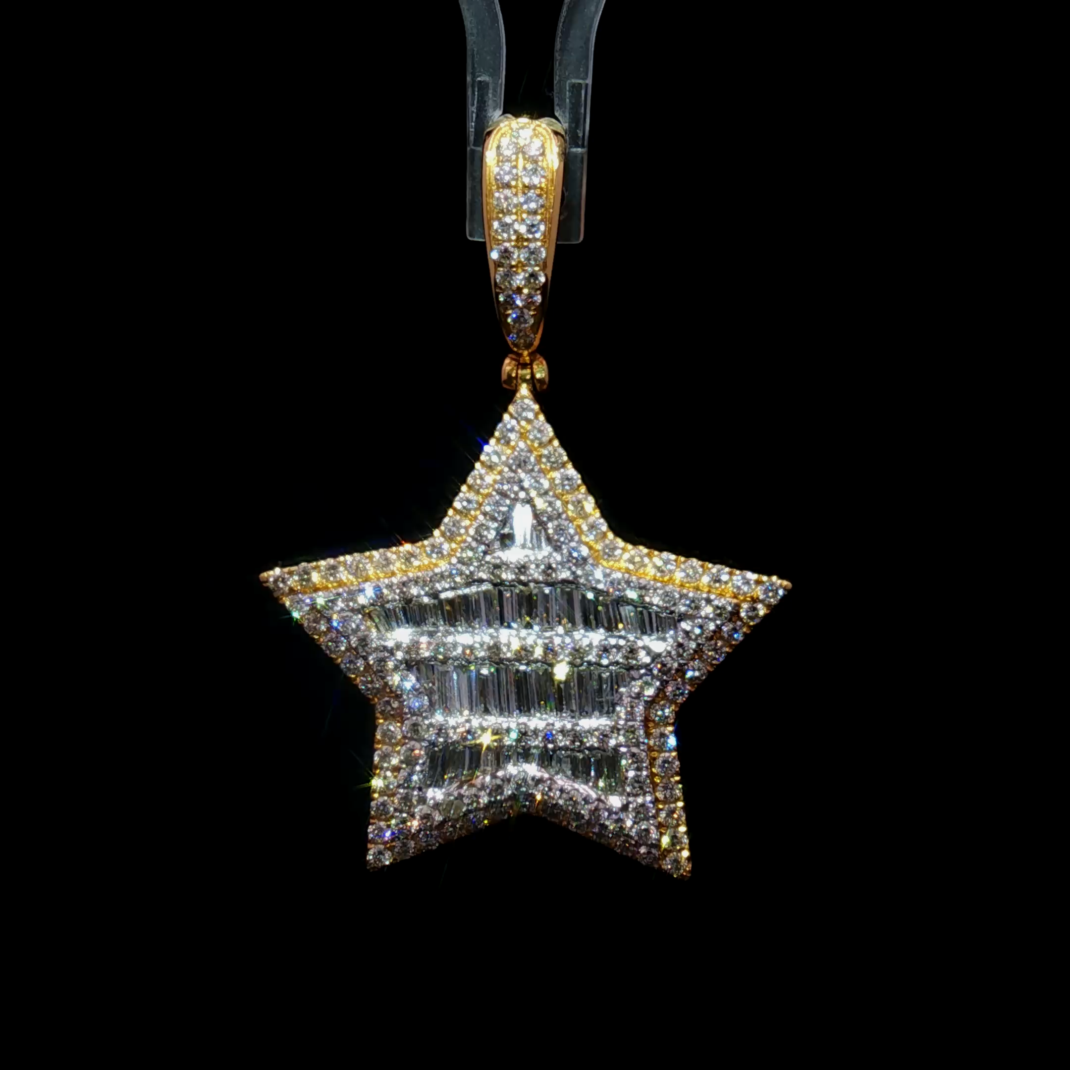 10K Star Pendant with Brilliant Cut Diamonds