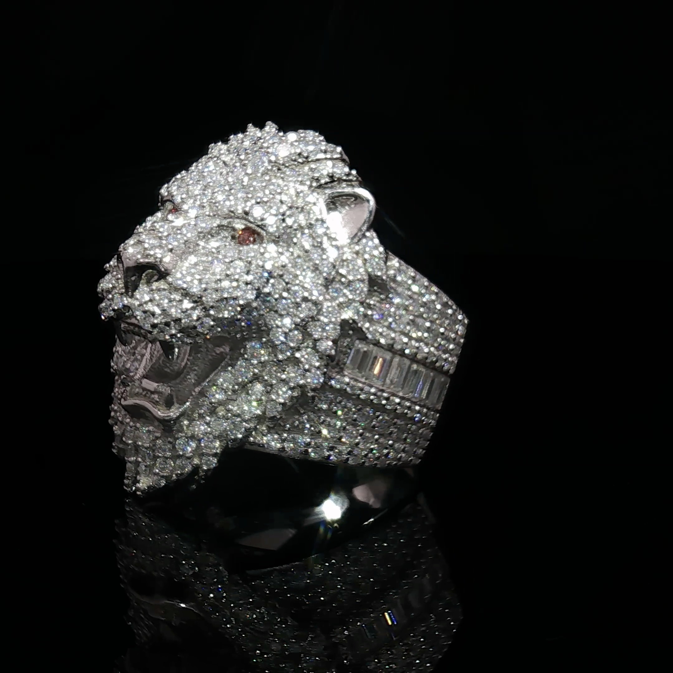 Lion Head Moissanite Ring