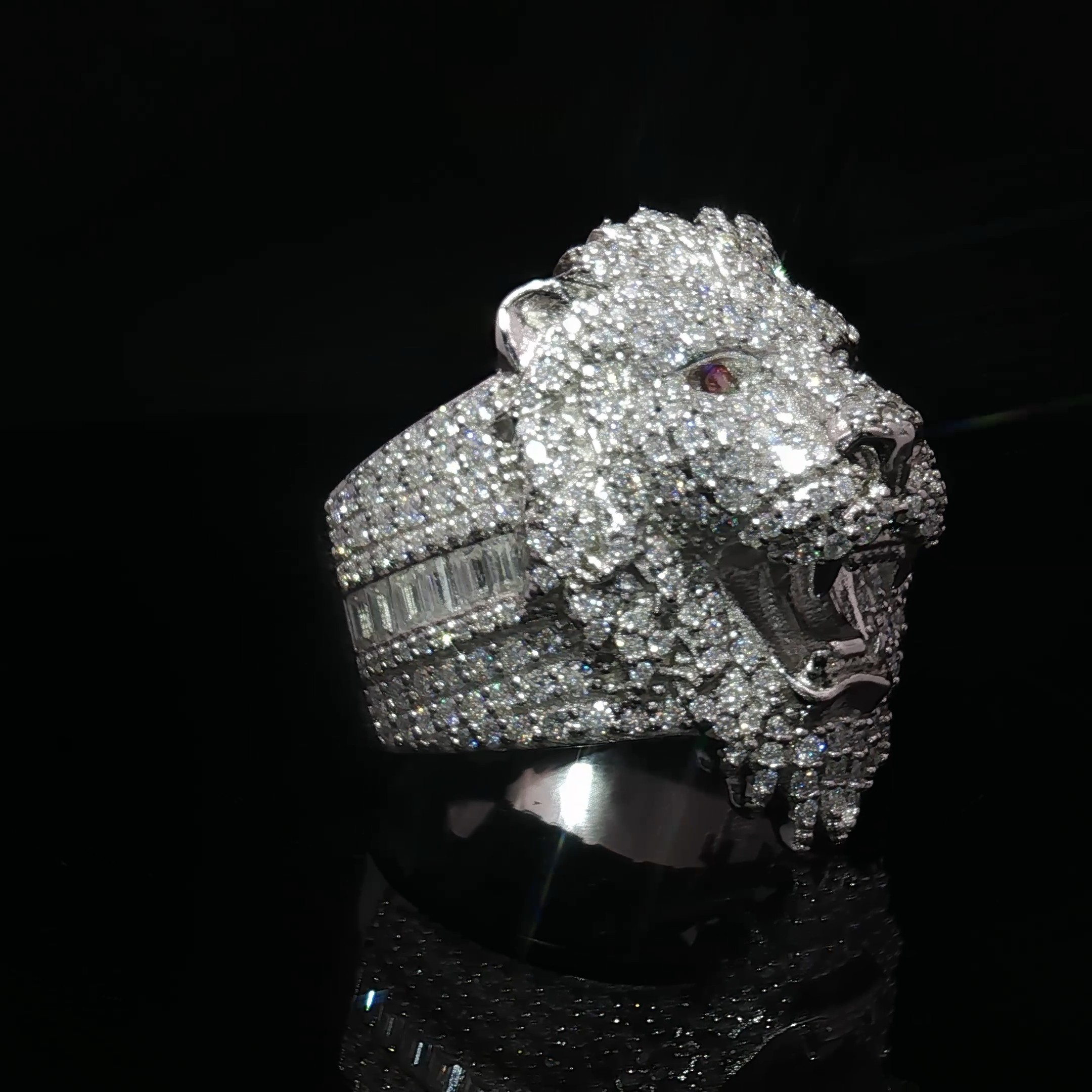 Lion Head Moissanite Ring