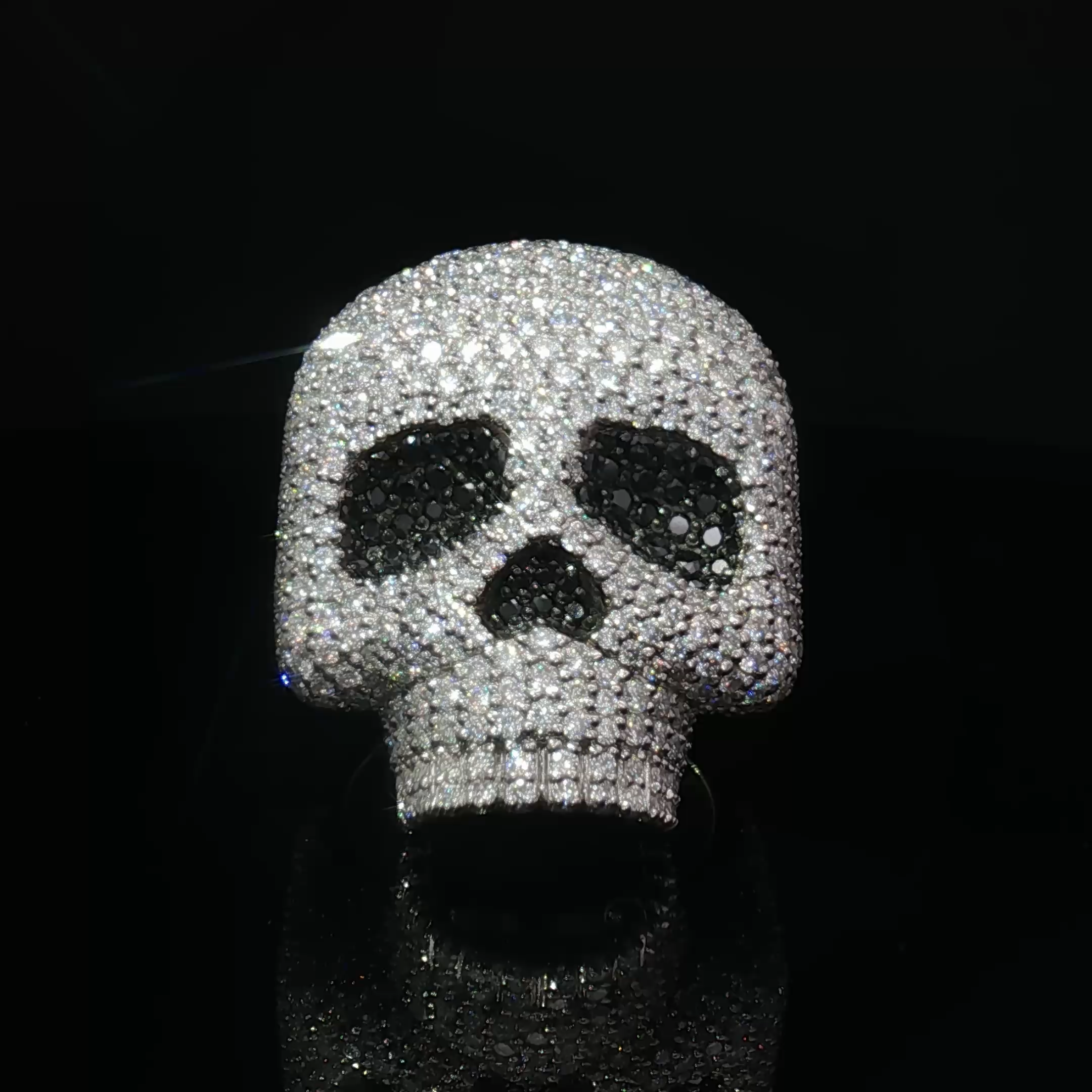 LUXE SKULL RING