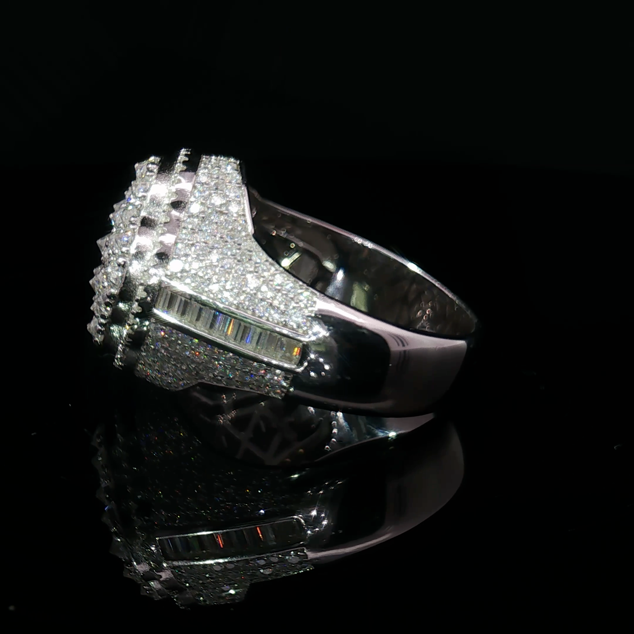 Reverse Setting Clover Ring