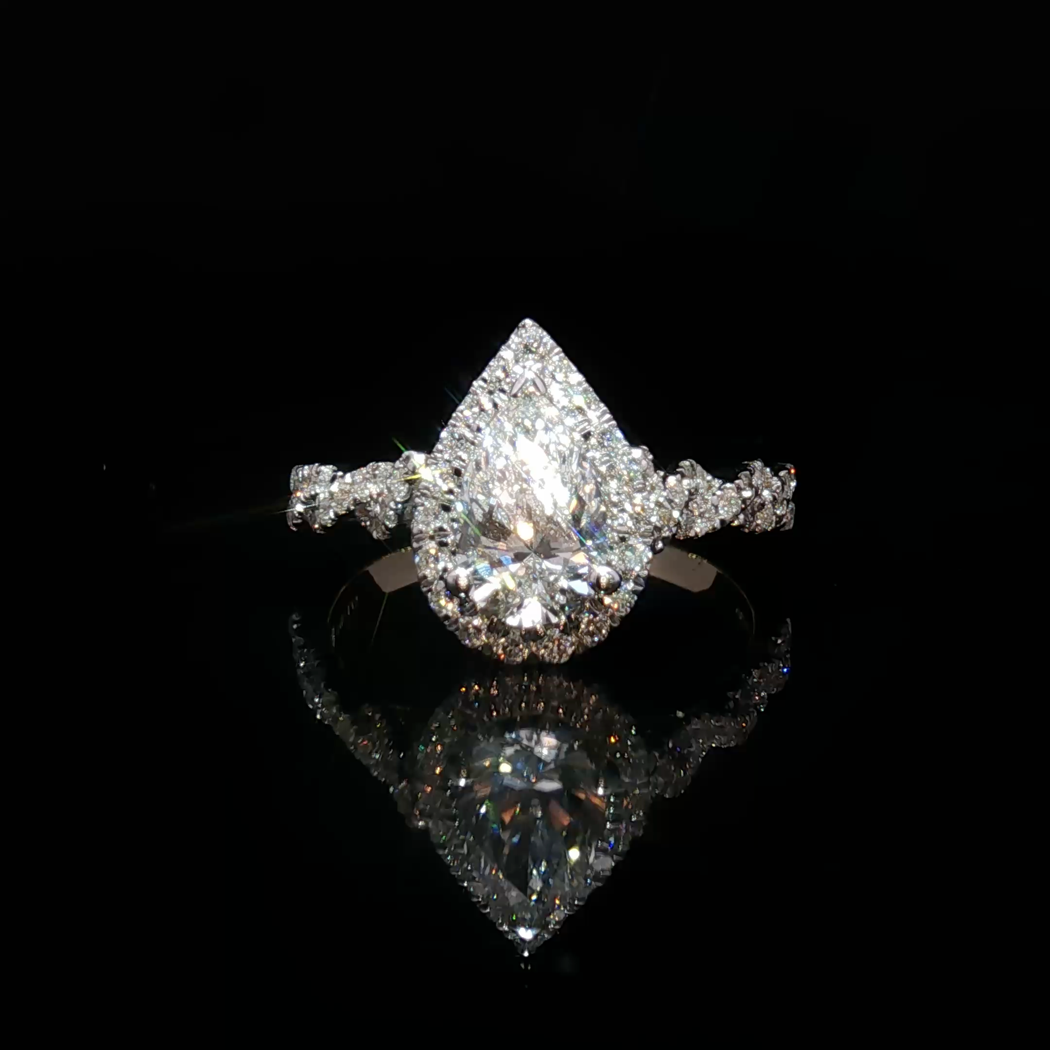 Pear-Cut Diamond Engagement Ring in Yellow Gold