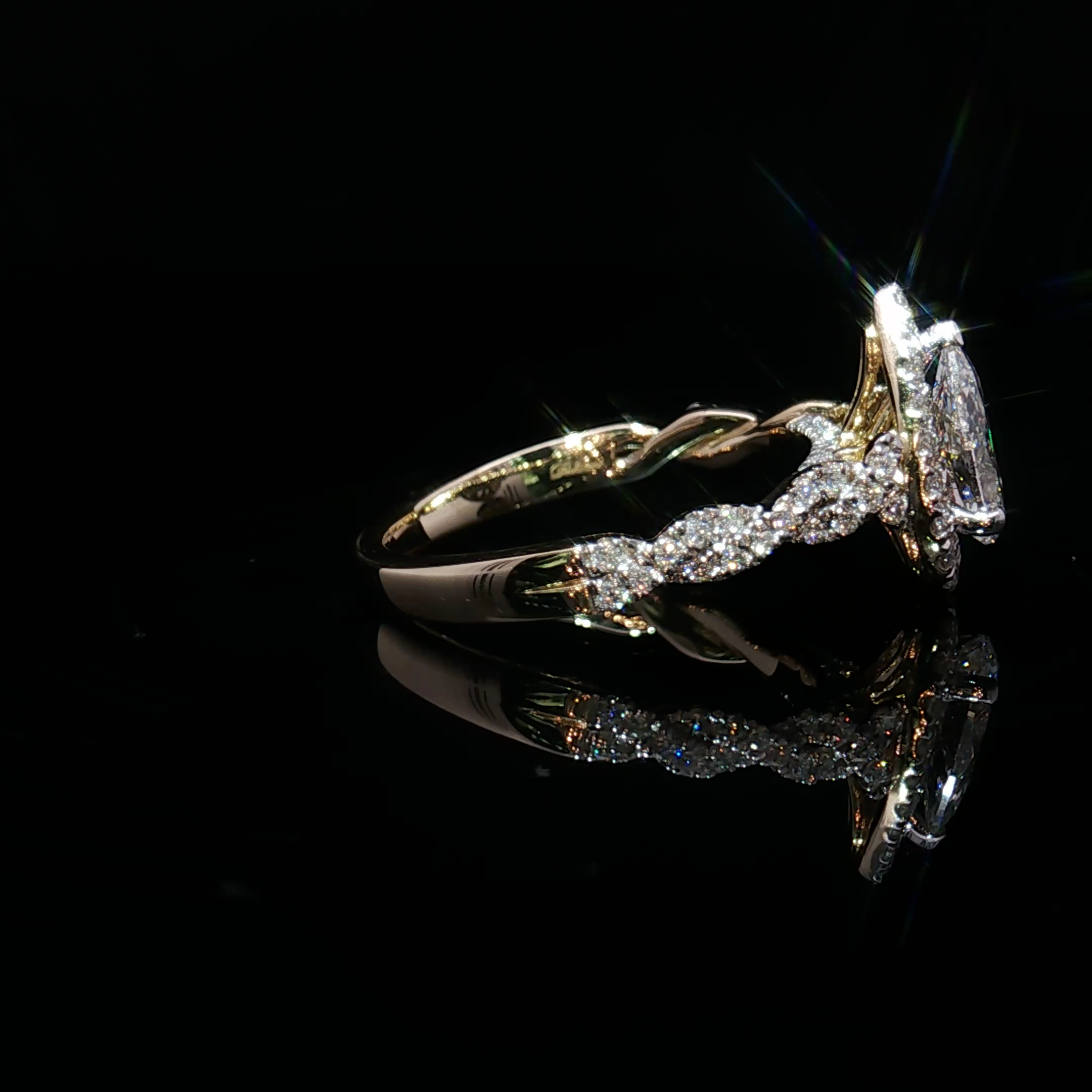 Pear-Cut Diamond Engagement Ring in Yellow Gold