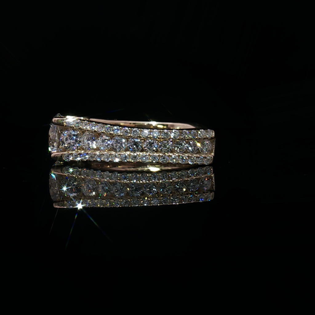 Yellow Gold Multistone Ring with Round Cut Diamond