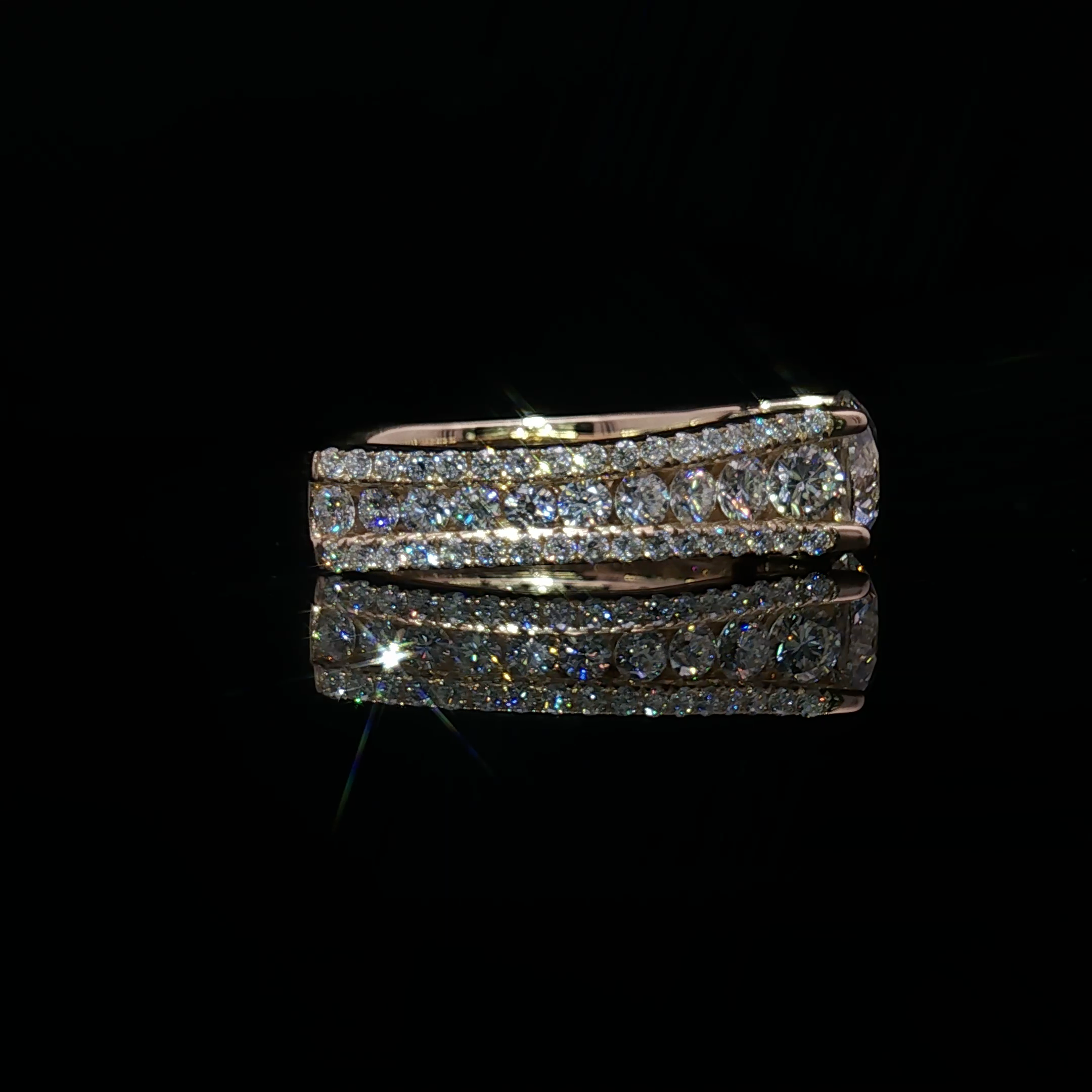 Yellow Gold Multistone Ring with Round Cut Diamond