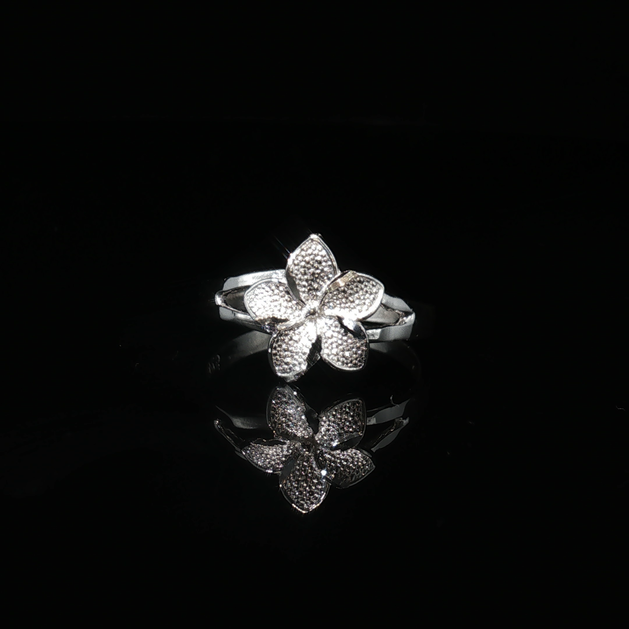 Small Single Hibiscus Ring