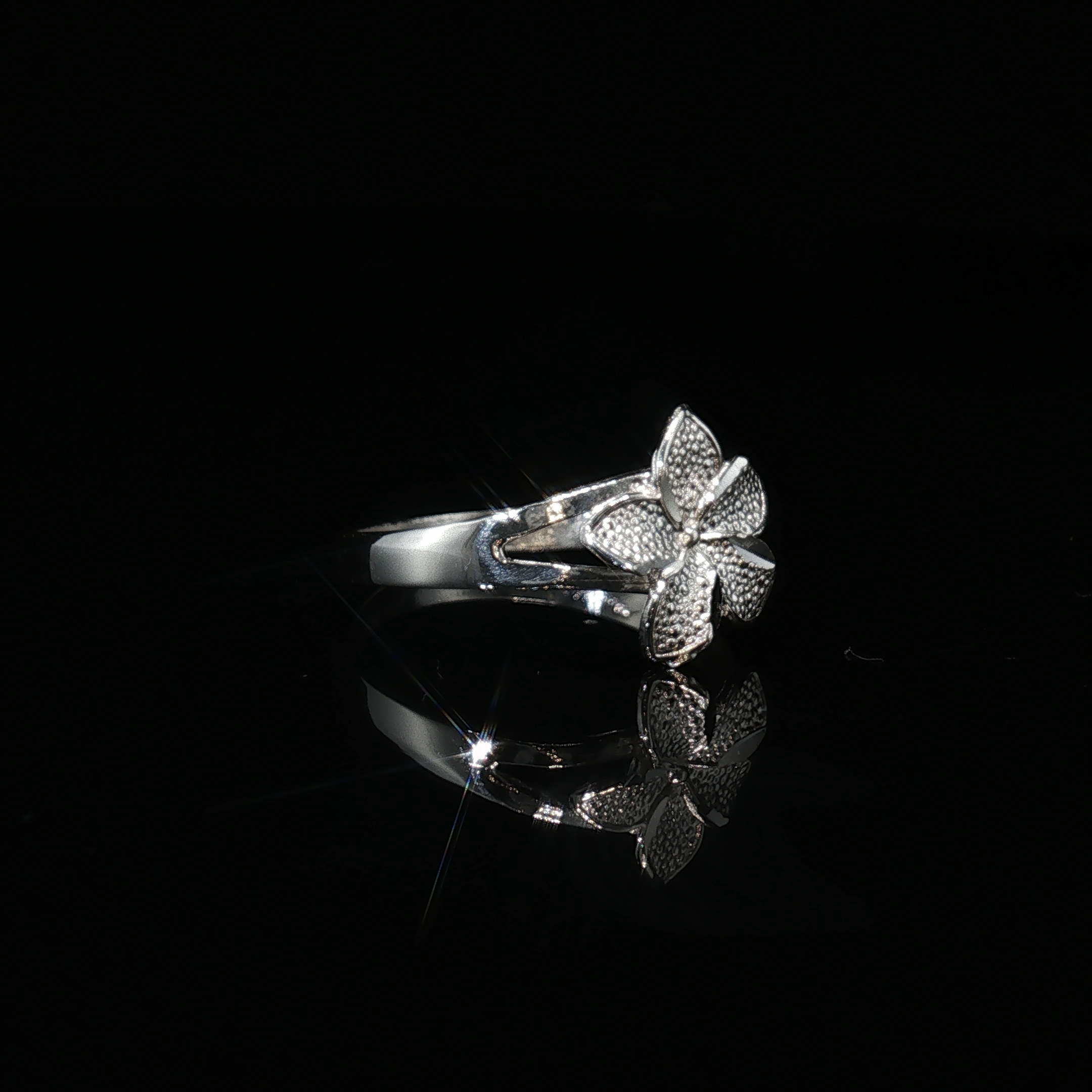 Small Single Hibiscus Ring