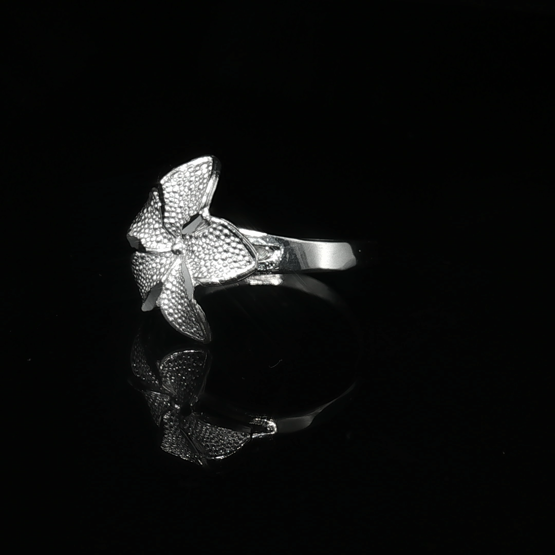 Large Single Hibiscus Ring