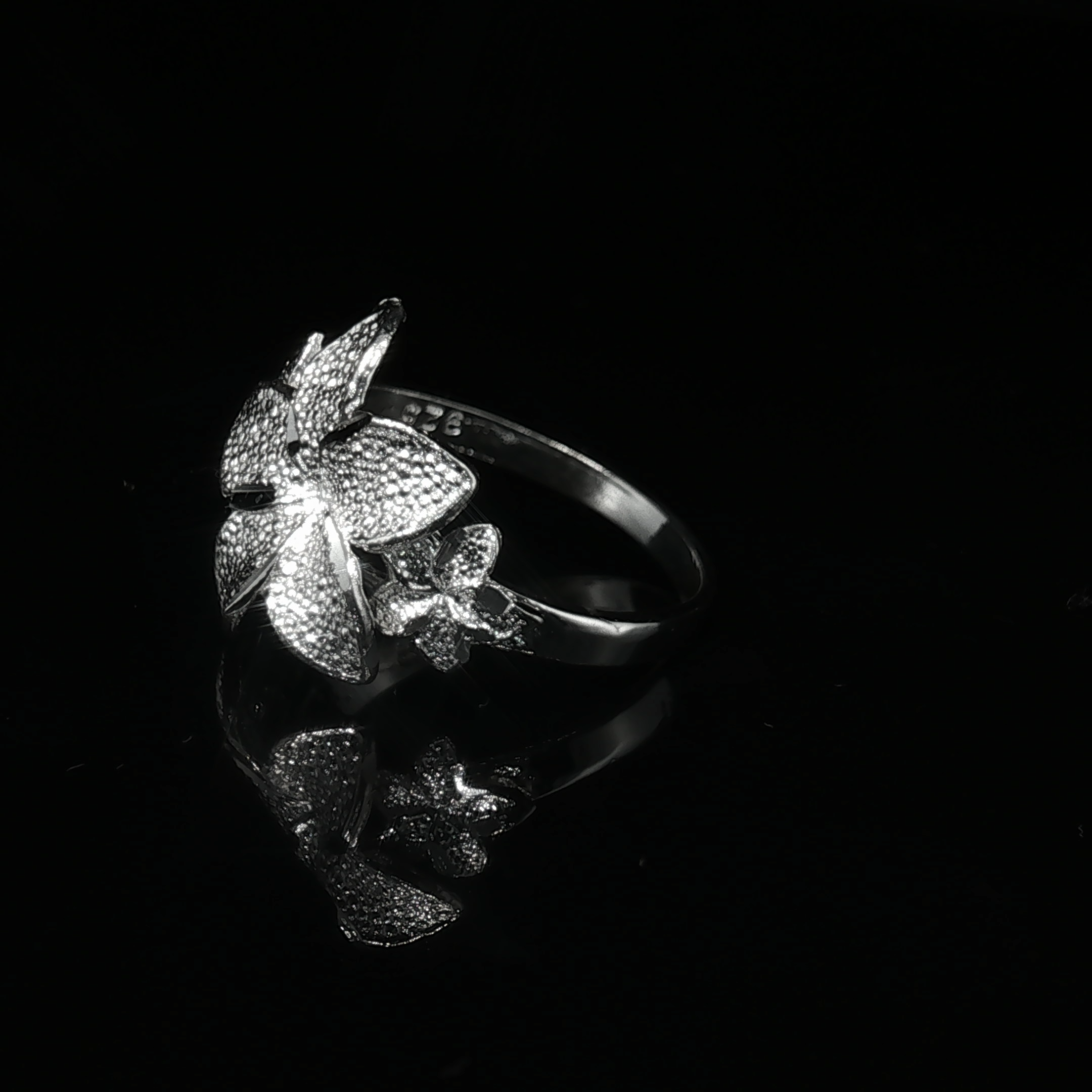 Large Tri Hibiscus Ring