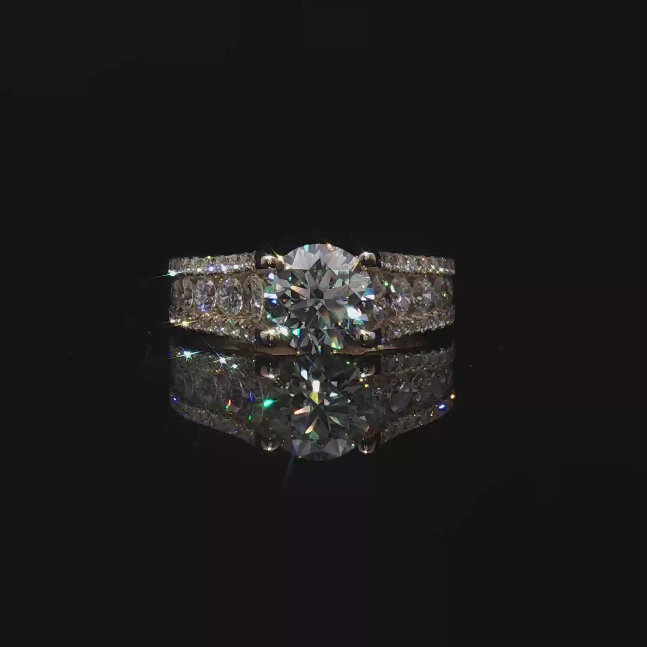 Yellow Gold Multistone Ring with Round Cut Diamond