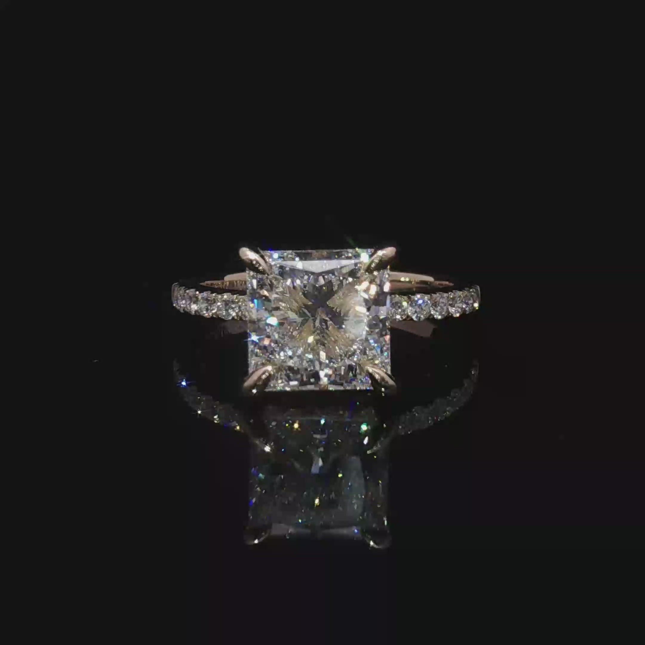 Yellow Gold Multistone Ring with Princess Cut Diamond