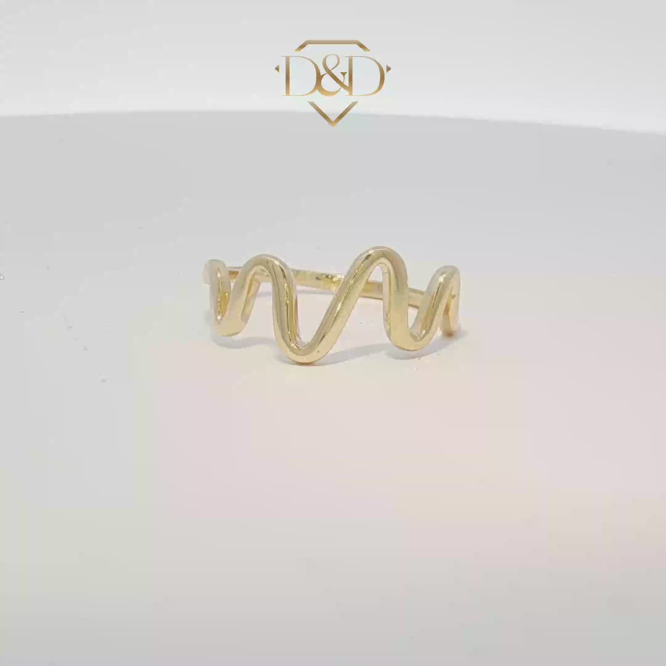 14k Wave Design Band Ring