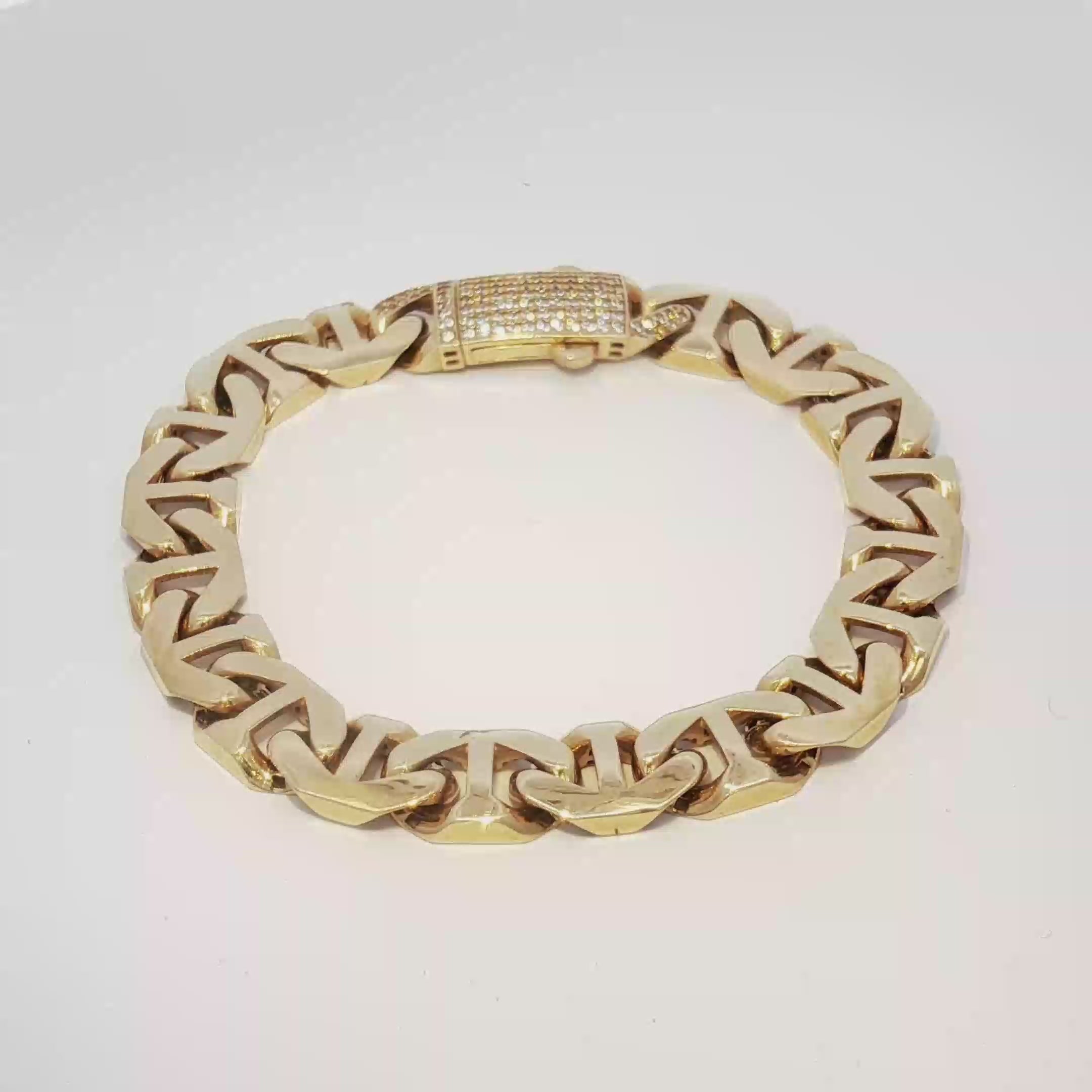 14k Gold Hollow Mariner Bracelet 9mm.