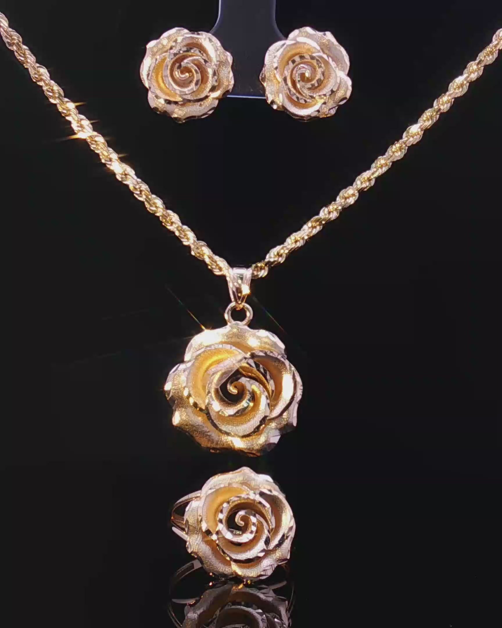 Elegant 14K Yellow Gold Rose Set
