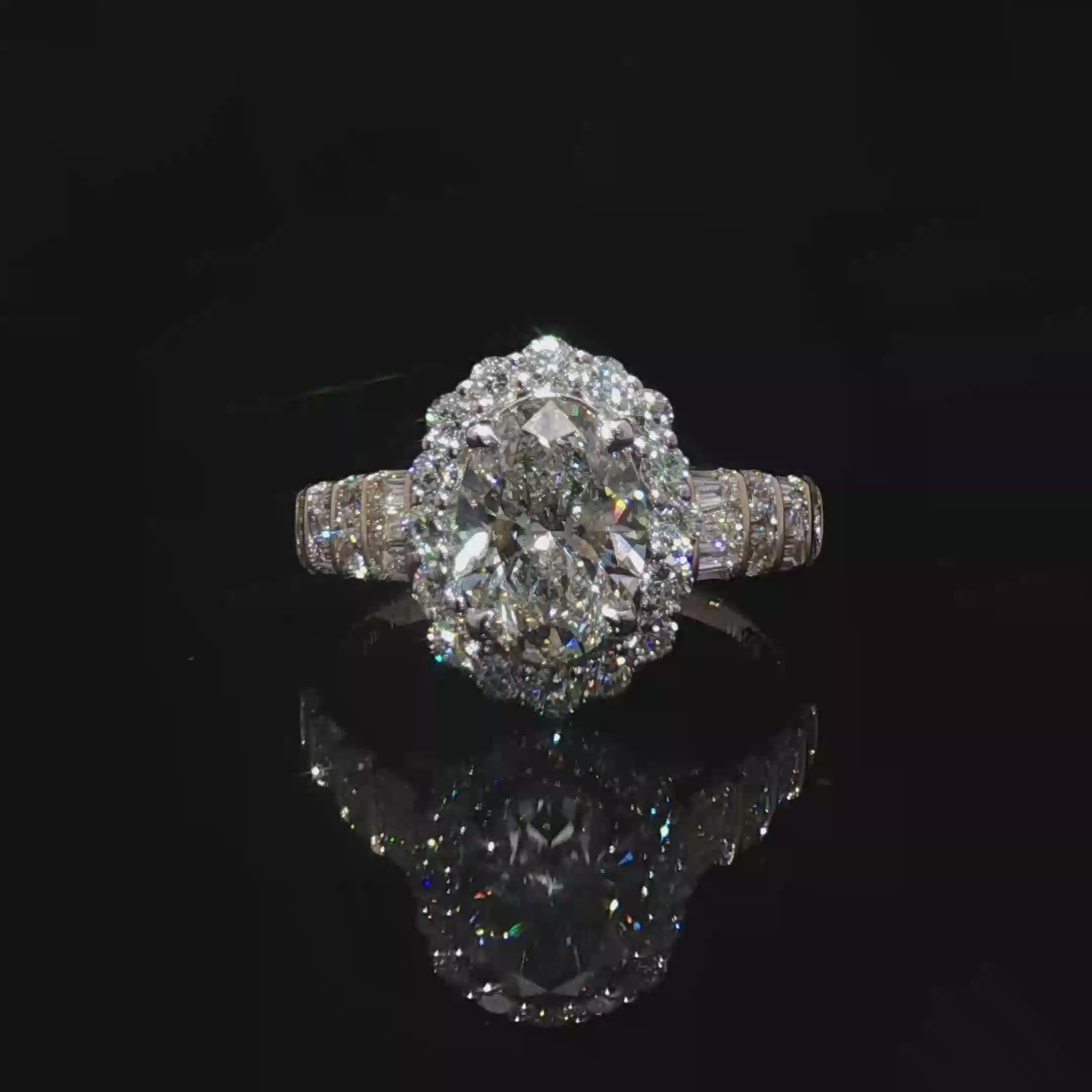 Yellow Gold Multistone Ring with Oval Cut Diamond