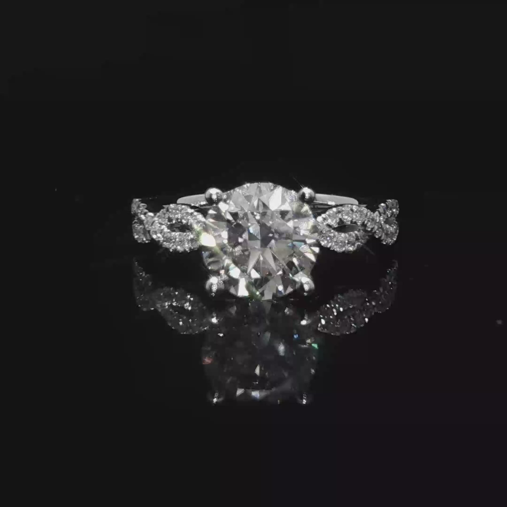 Engagement Ring with Round Brilliant Cut Diamond